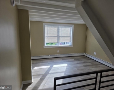 410 Logan Street - Photo Thumbnail 7