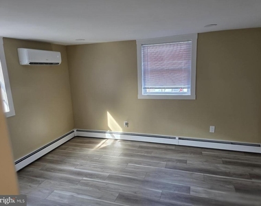 410 Logan Street - Photo Thumbnail 15