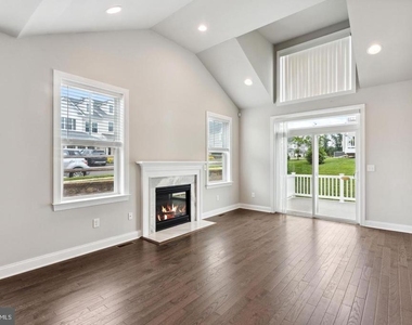 38 Lacey Lane - Photo Thumbnail 8