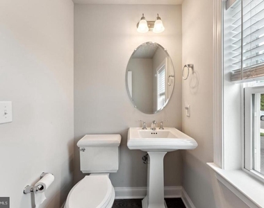 38 Lacey Lane - Photo Thumbnail 17