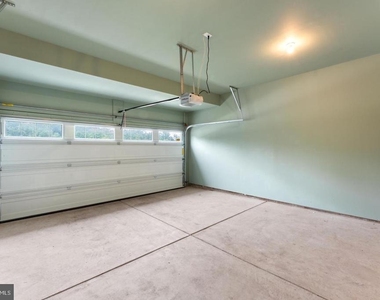 38 Lacey Lane - Photo Thumbnail 32