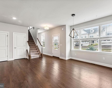 38 Lacey Lane - Photo Thumbnail 10