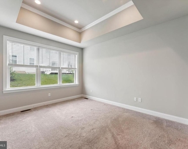 38 Lacey Lane - Photo Thumbnail 18