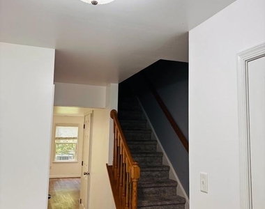 184 Victoria Court - Photo Thumbnail 5