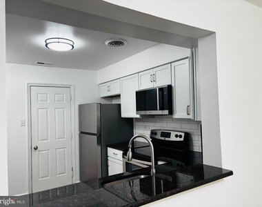 184 Victoria Court - Photo Thumbnail 2