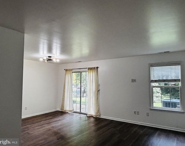 184 Victoria Court - Photo Thumbnail 4