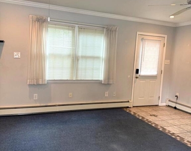 135 Osborne Avenue - Photo Thumbnail 5