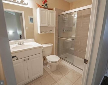 502 Portsmouth Court - Photo Thumbnail 8
