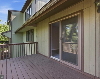 27 Darien - Photo Thumbnail 20