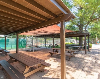 27 Darien - Photo Thumbnail 40