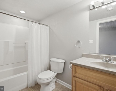27 Darien - Photo Thumbnail 12