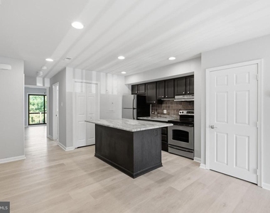27 Darien - Photo Thumbnail 4
