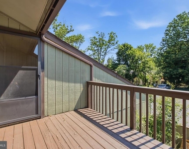 27 Darien - Photo Thumbnail 16
