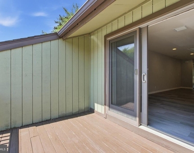 27 Darien - Photo Thumbnail 15