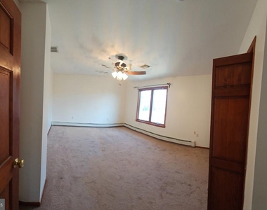 4 Reade Street - Photo Thumbnail 17