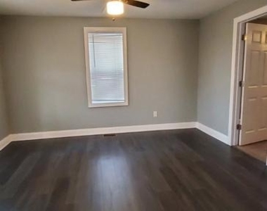 1505 Swedesboro Avenue - Photo Thumbnail 2