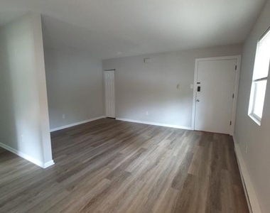 14 Girard Road S - Photo Thumbnail 9