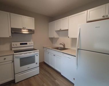 14 Girard Road S - Photo Thumbnail 2