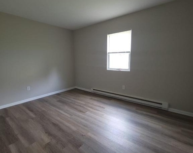 14 Girard Road S - Photo Thumbnail 6