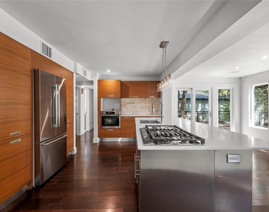 3117 Eanes Cir - Photo Thumbnail 5