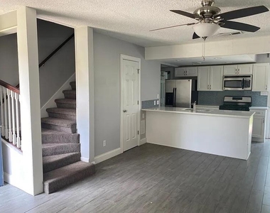 2210 Lanier Dr - Photo Thumbnail 5