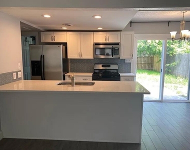 2210 Lanier Dr - Photo Thumbnail 1