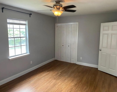 2210 Lanier Dr - Photo Thumbnail 13
