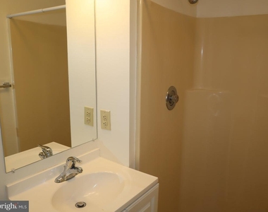1108 Middleneck Drive - Photo Thumbnail 17