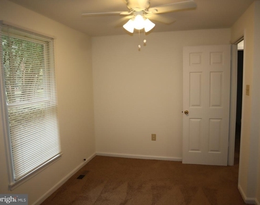 1108 Middleneck Drive - Photo Thumbnail 9
