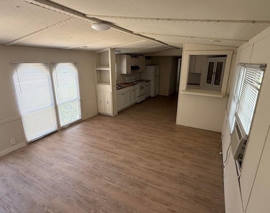 10054 Longwoods Road - Photo Thumbnail 1