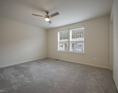 43901 Eucalyptus Way - Photo Thumbnail 17