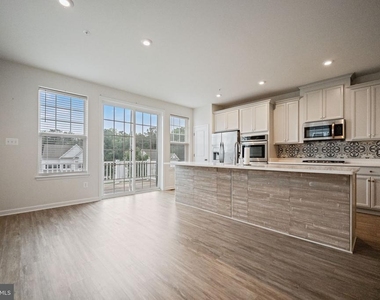 43901 Eucalyptus Way - Photo Thumbnail 5