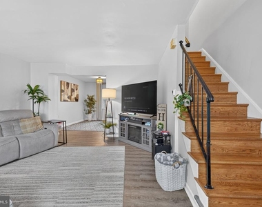 12914 Claxton Drive - Photo Thumbnail 3