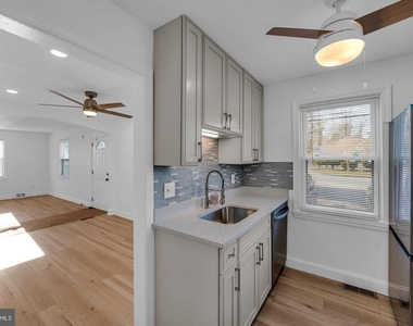 6212 Suitland Road - Photo Thumbnail 5
