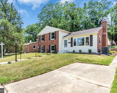 7536 Abbington Drive - Photo Thumbnail 2