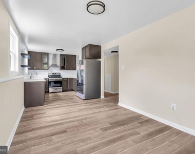 7536 Abbington Drive - Photo Thumbnail 10