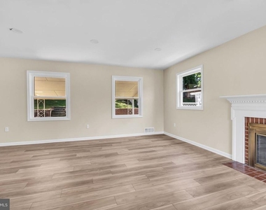 7536 Abbington Drive - Photo Thumbnail 5
