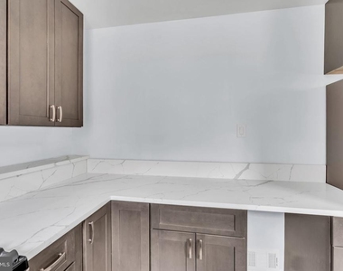 7536 Abbington Drive - Photo Thumbnail 13