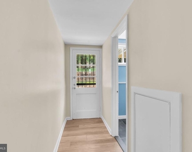 7536 Abbington Drive - Photo Thumbnail 18