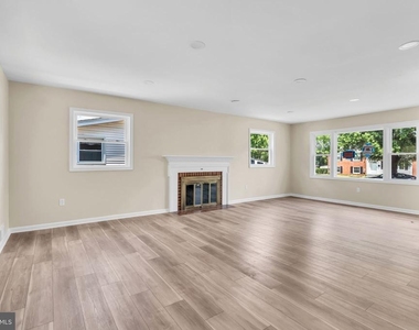 7536 Abbington Drive - Photo Thumbnail 6