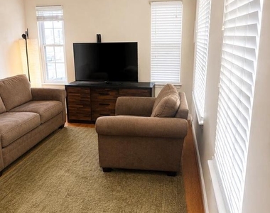 3006 New Oak Lane - Photo Thumbnail 4