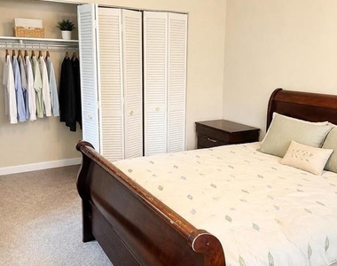 3006 New Oak Lane - Photo Thumbnail 6