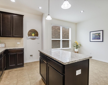 115 Mollie Dr - Photo Thumbnail 9