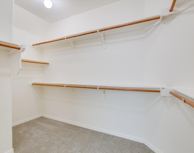 115 Mollie Dr - Photo Thumbnail 13