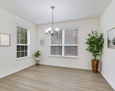115 Mollie Dr - Photo Thumbnail 6