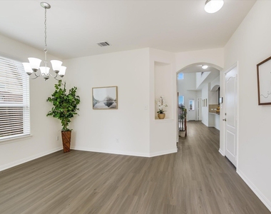 115 Mollie Dr - Photo Thumbnail 5