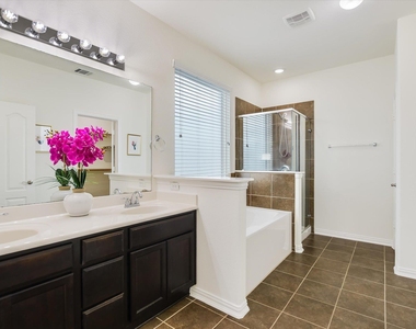 115 Mollie Dr - Photo Thumbnail 12