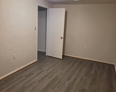 9007 Palmer Street - Photo Thumbnail 4