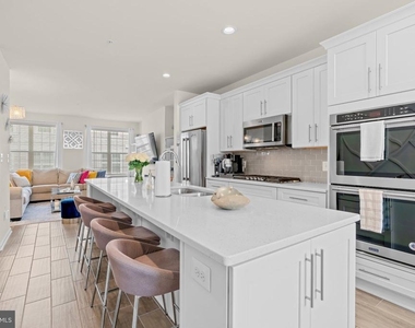 1623 Fernwood Drive - Photo Thumbnail 7