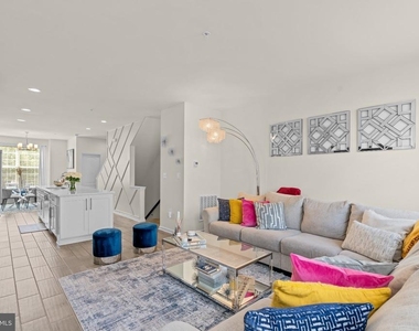 1623 Fernwood Drive - Photo Thumbnail 2